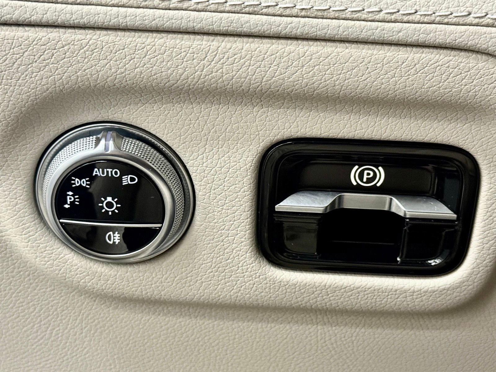 Used 2023 Mercedes-Benz EQS 580 4MATIC Sedan image 31