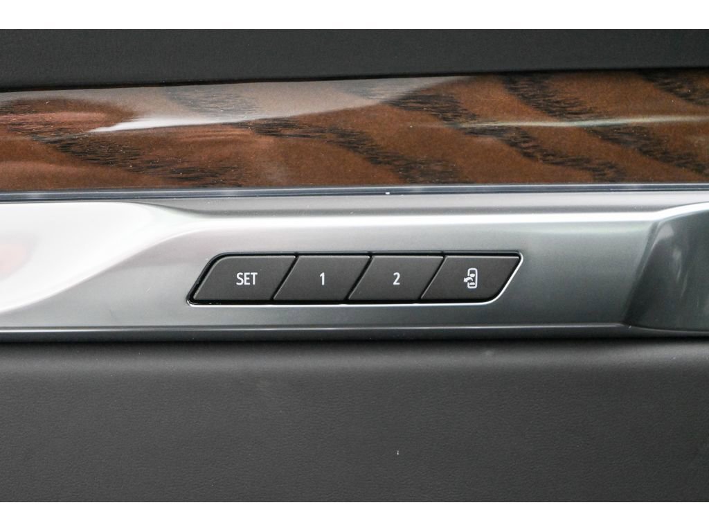 New 2026 Cadillac Escalade ESV Platinum Sport w/ LPO, ONYX Package AWD/4WD image 22