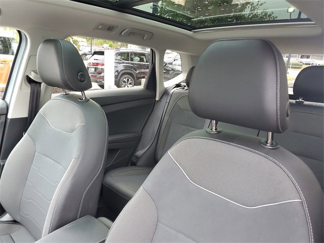 Certified 2025 Volkswagen Taos SE image 20