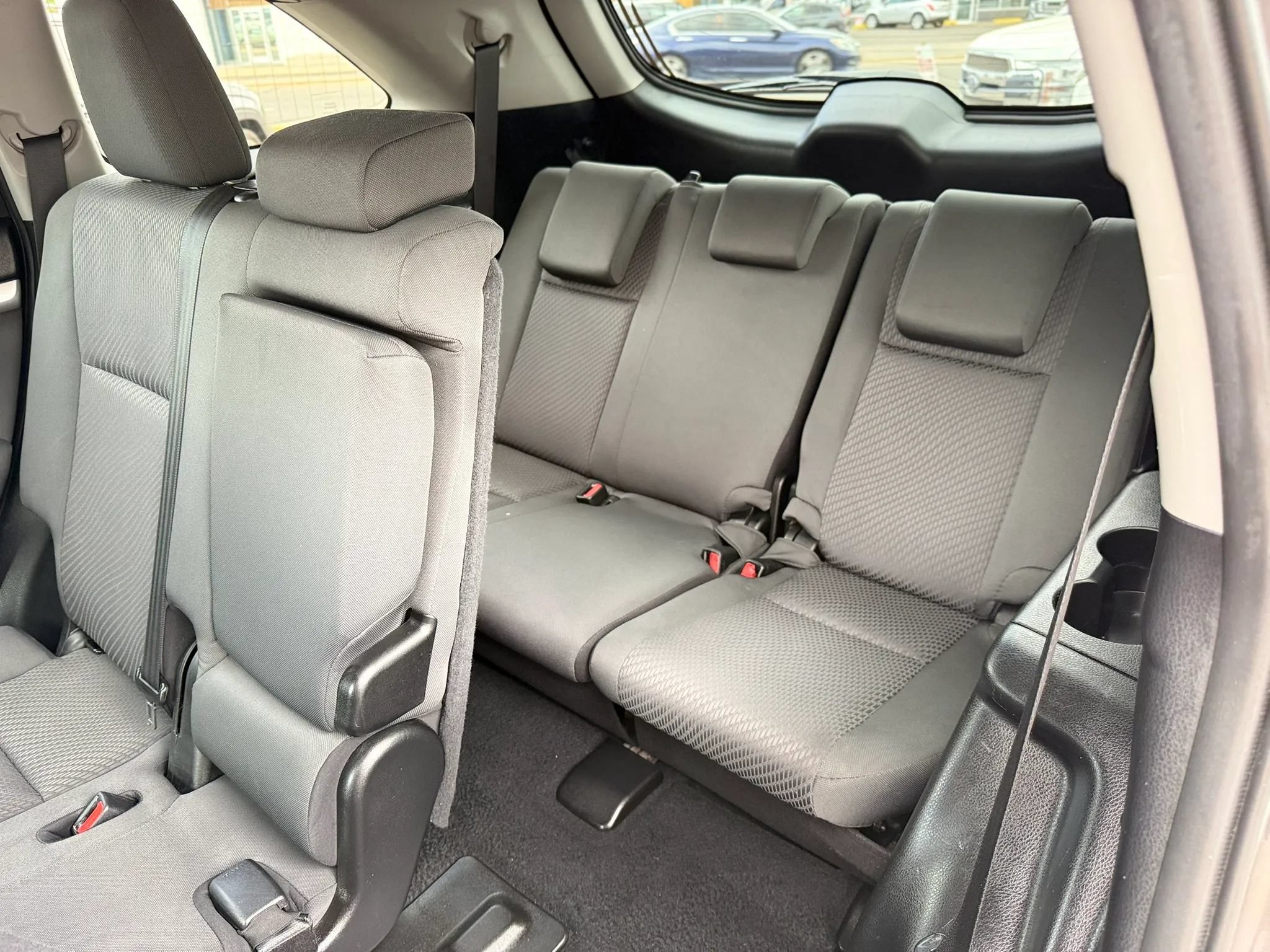 Used 2019 Toyota Highlander LE AWD/4WD image 16