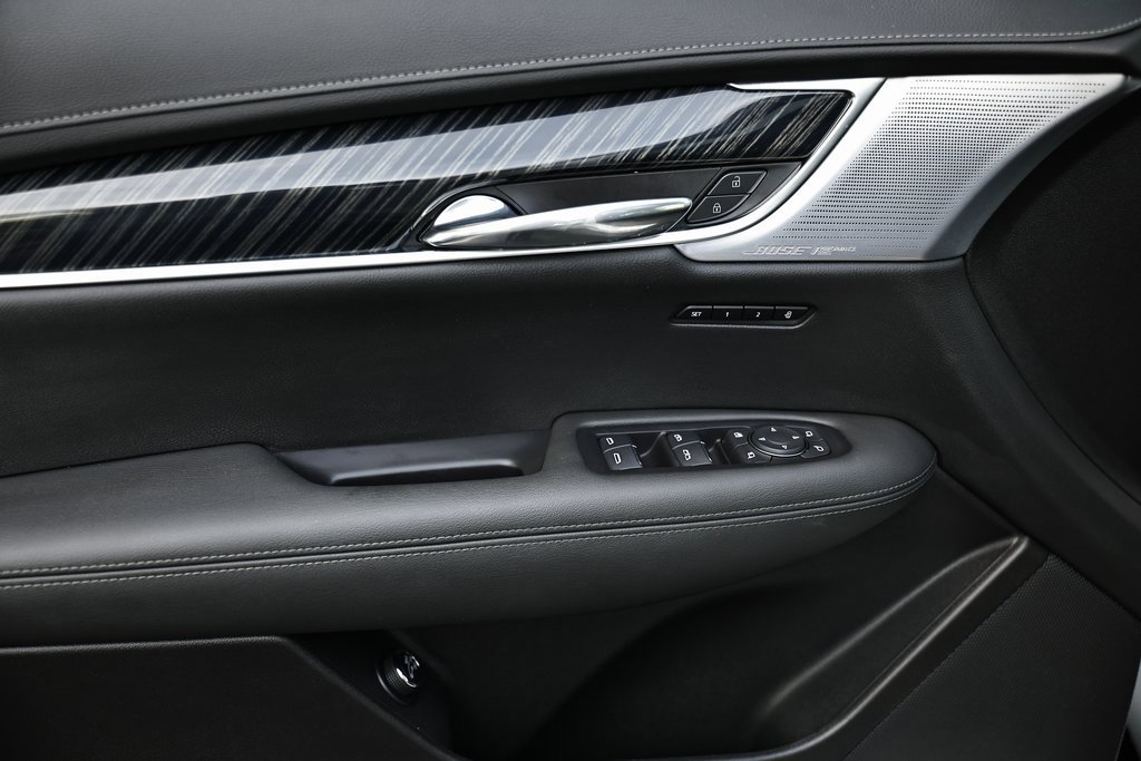 Used 2024 Cadillac XT6 Premium Luxury w/ Technology Package image 14