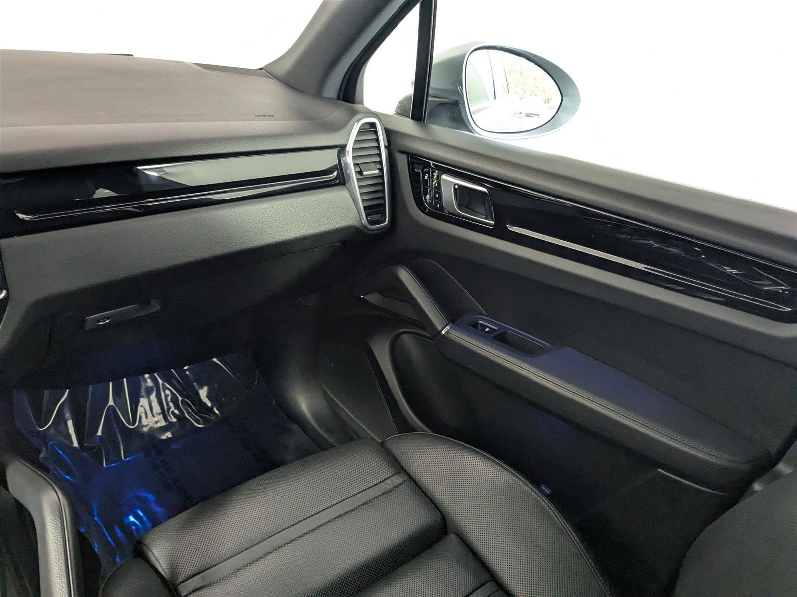 Used 2021 Porsche Cayenne image 31