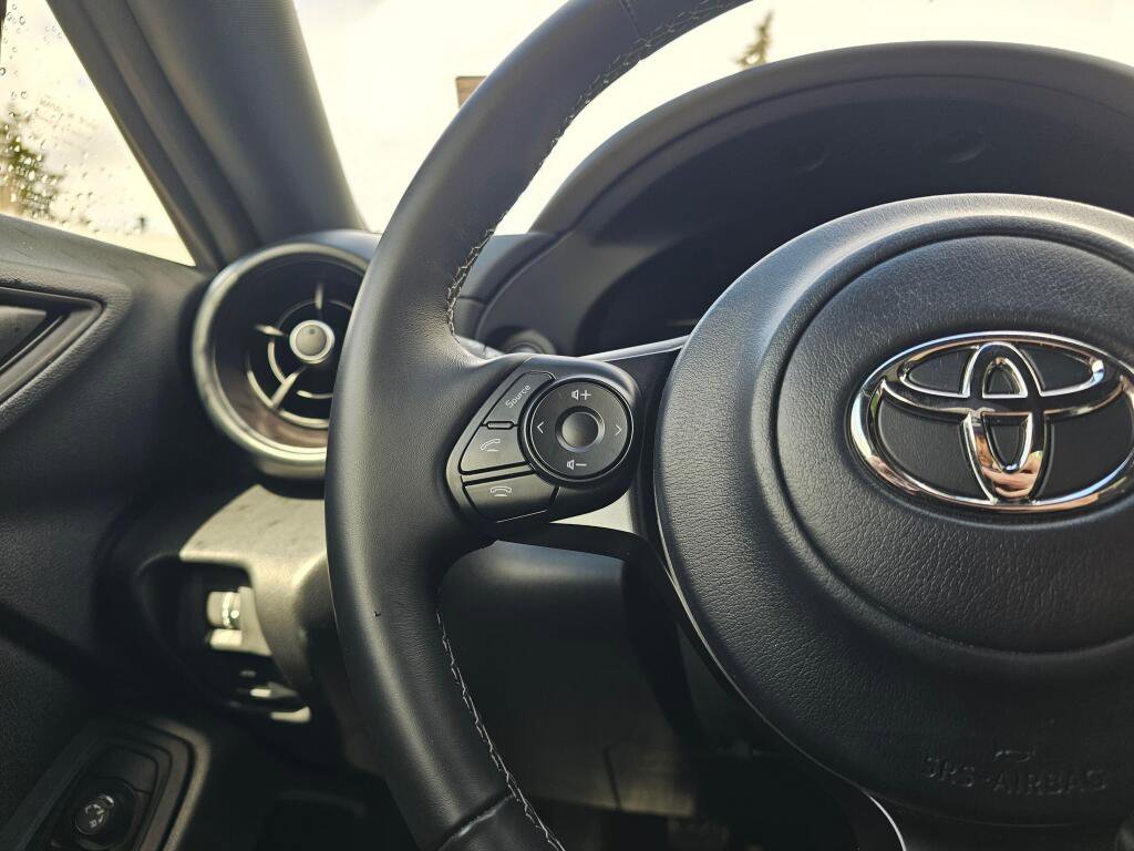 Used 2025 Toyota GR86 w/ ALL Weather Mat Package (TMS) RWD image 29