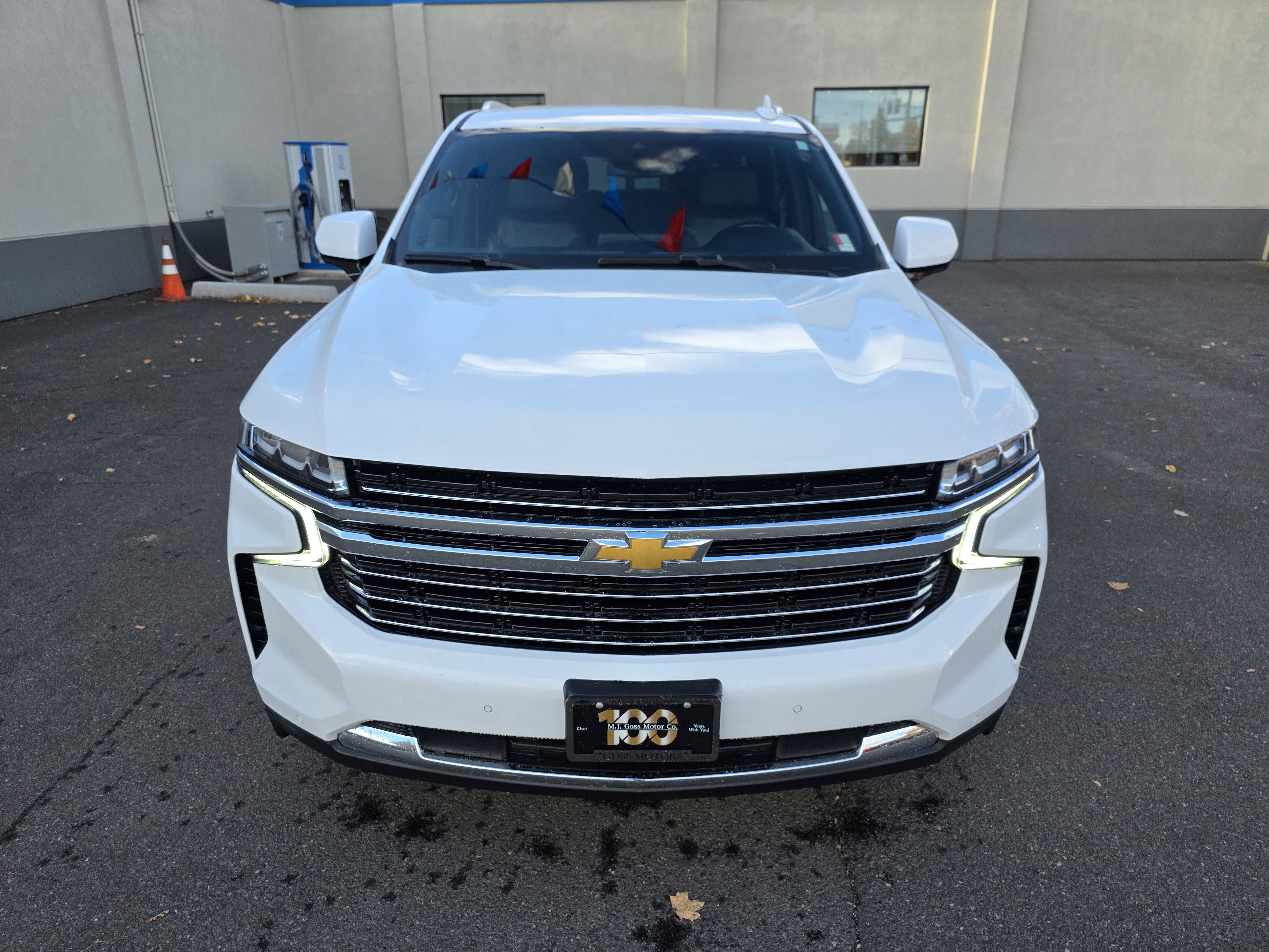 Used 2023 Chevrolet Suburban LT image 3