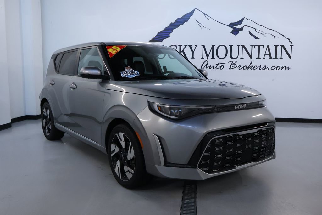Used 2023 Kia Soul GT-Line w/ GT-Line Technology Package FWD image 1