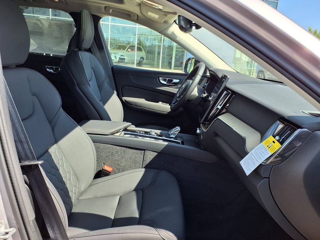 New 2026 Volvo XC60 B5 Plus w/ Protection Package Premier AWD/4WD image 19