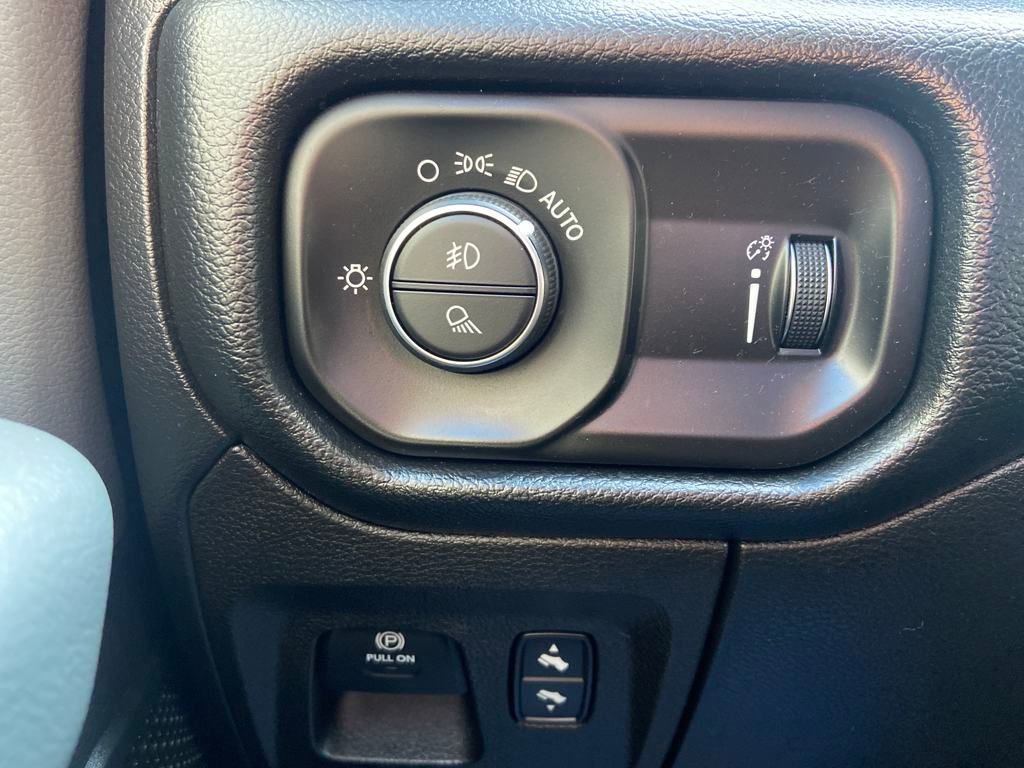 Used 2021 RAM 1500 Big Horn image 32