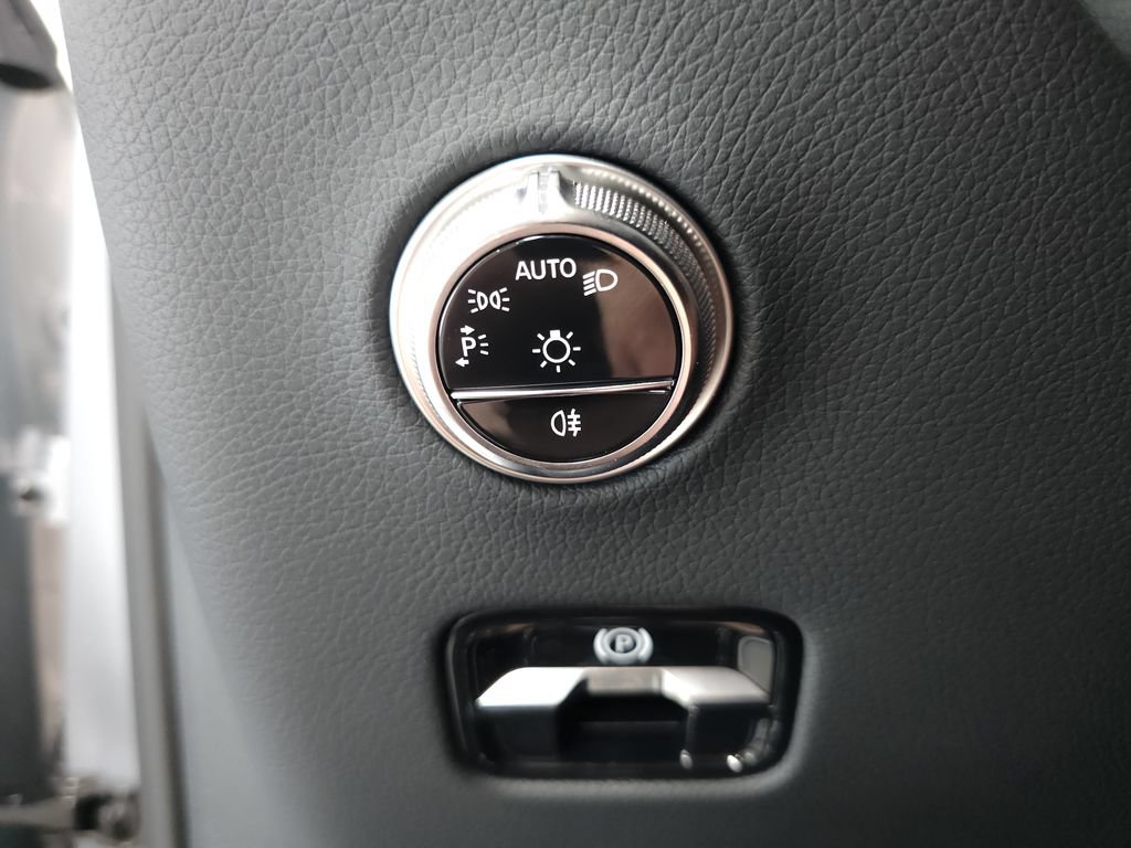 Certified 2026 Mercedes-Benz GLC 300 4MATIC image 9