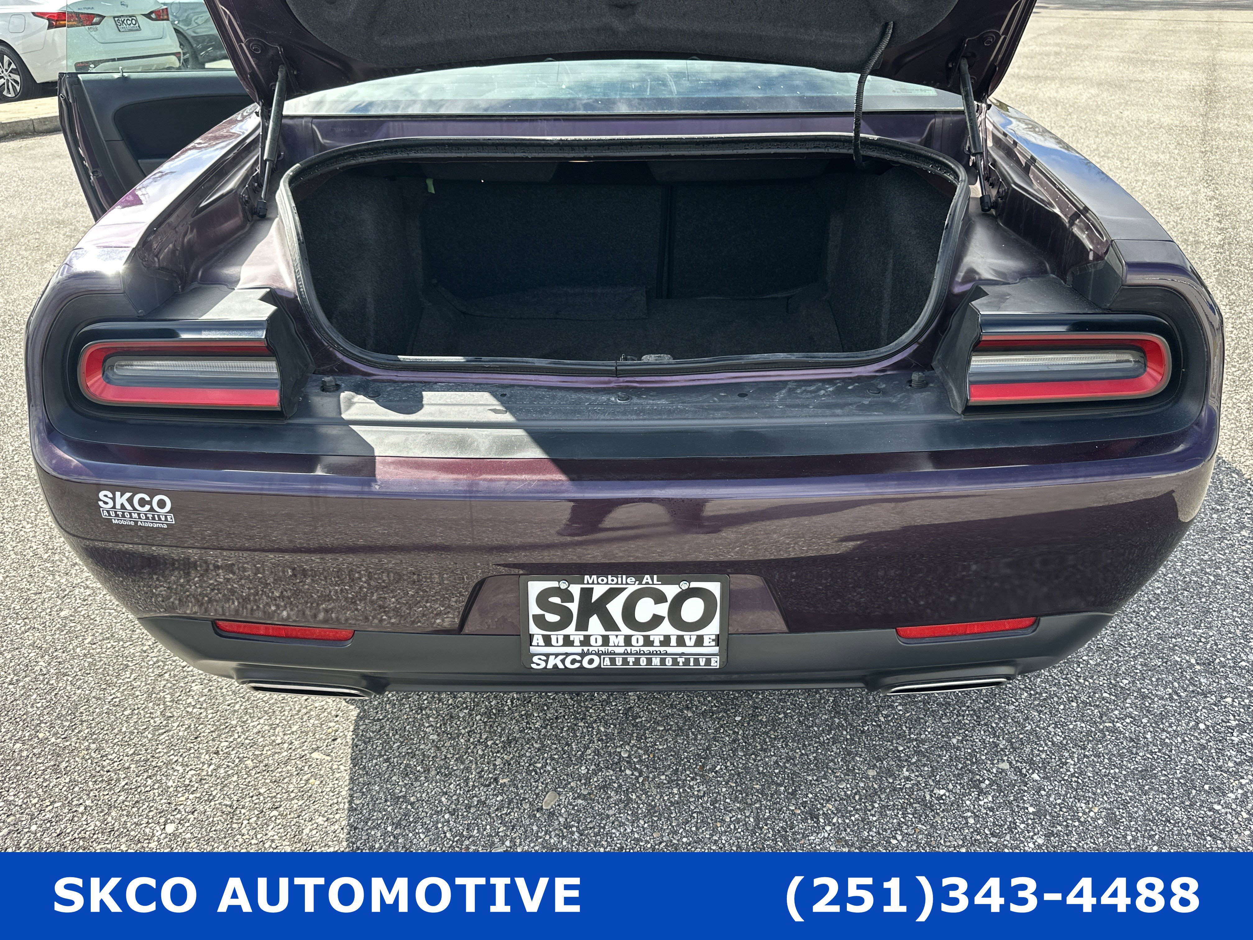 Used 2020 Dodge Challenger SXT w/ Blacktop Package image 18
