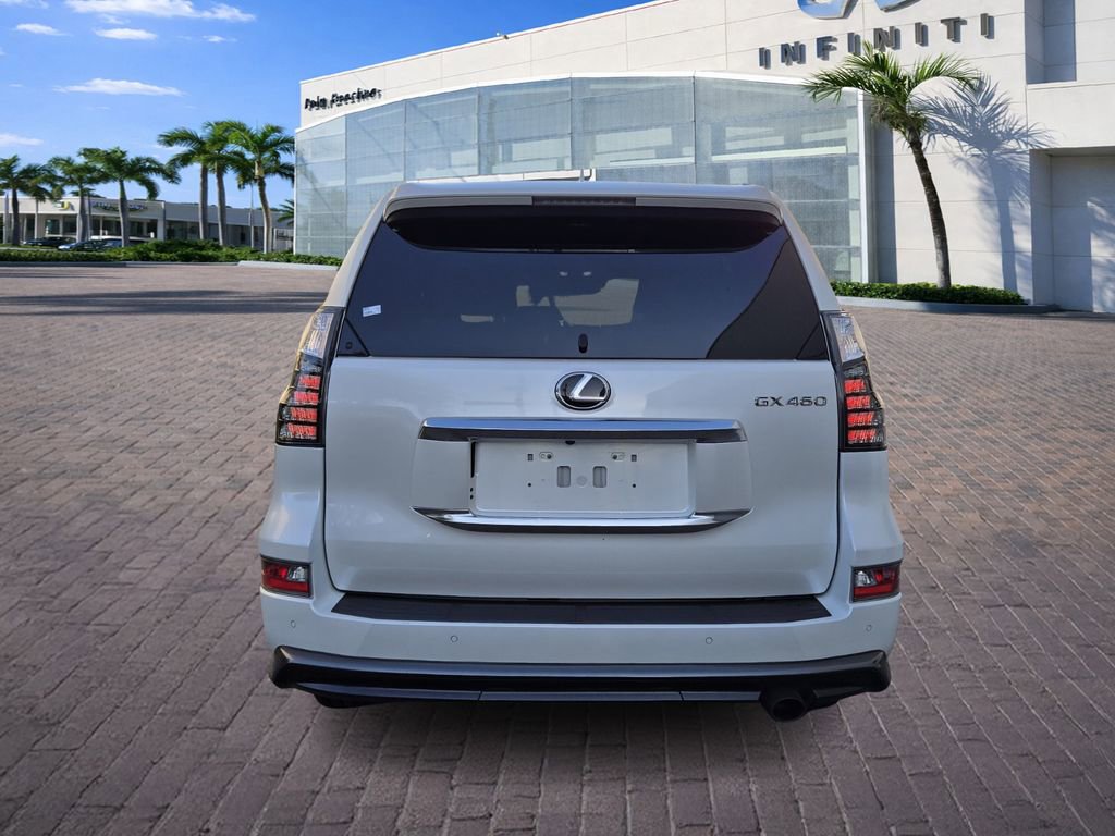Used 2023 Lexus GX 460 Luxury w/ Sport Design Package image 6