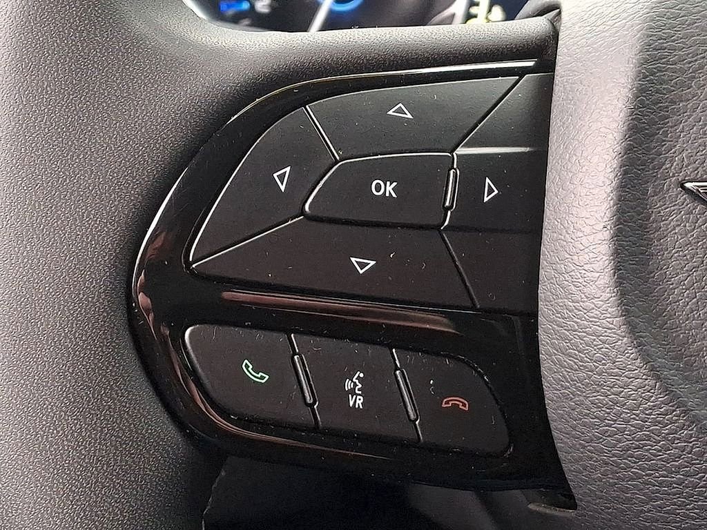 Used 2025 Chrysler Pacifica Limited FWD image 21