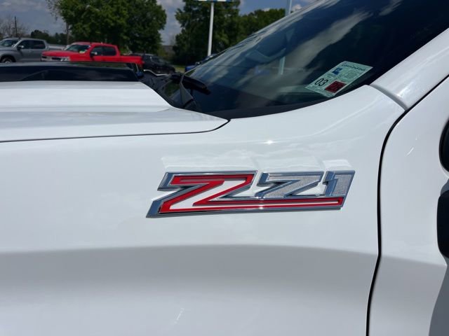 Used 2025 Chevrolet Silverado 1500 LT Trail Boss w/ Convenience Package II image 3