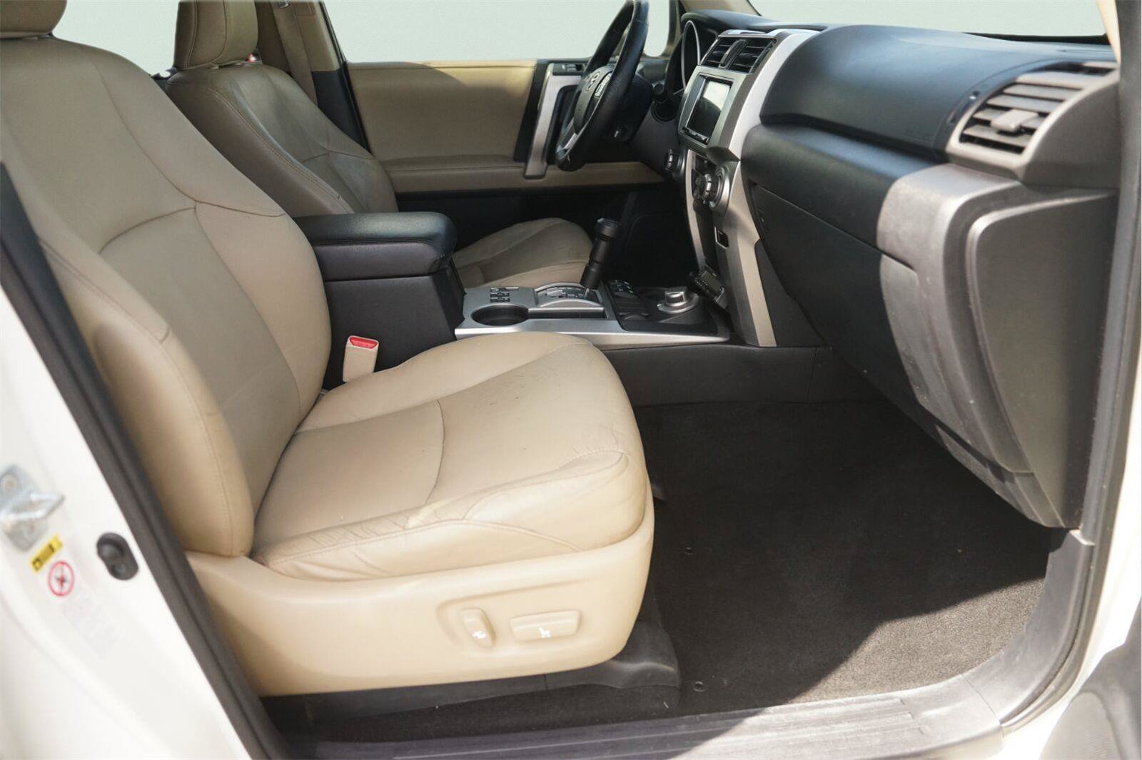 Used 2012 Toyota 4Runner Limited AWD/4WD image 19