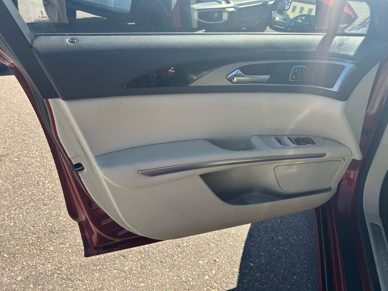 Used 2015 Lincoln MKZ Hybrid w/ Equipment Group 201A Select image 14