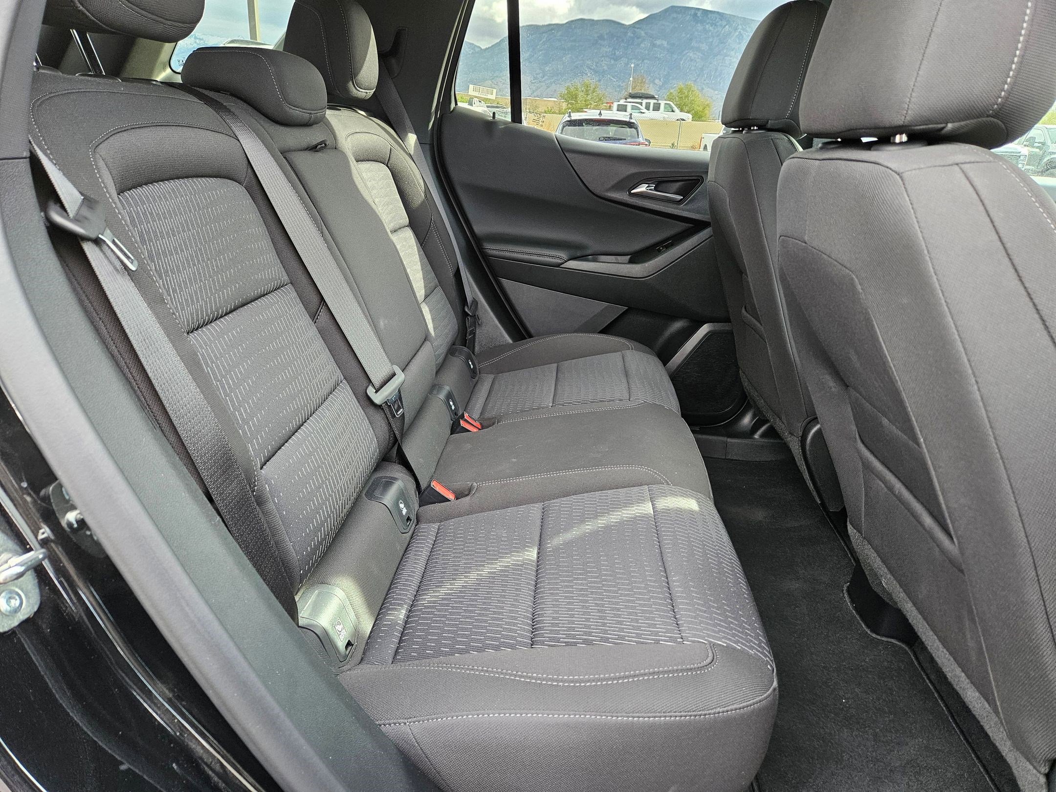 Used 2026 Chevrolet Equinox LT AWD/4WD image 33