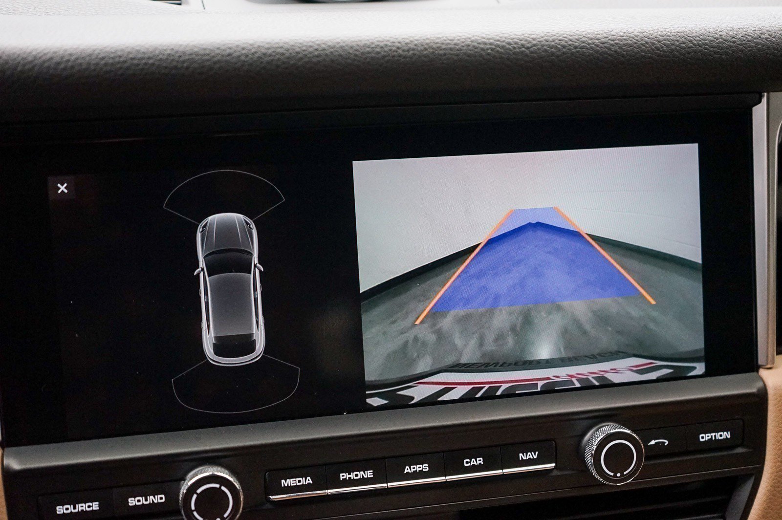 Used 2019 Porsche Macan AWD/4WD image 22