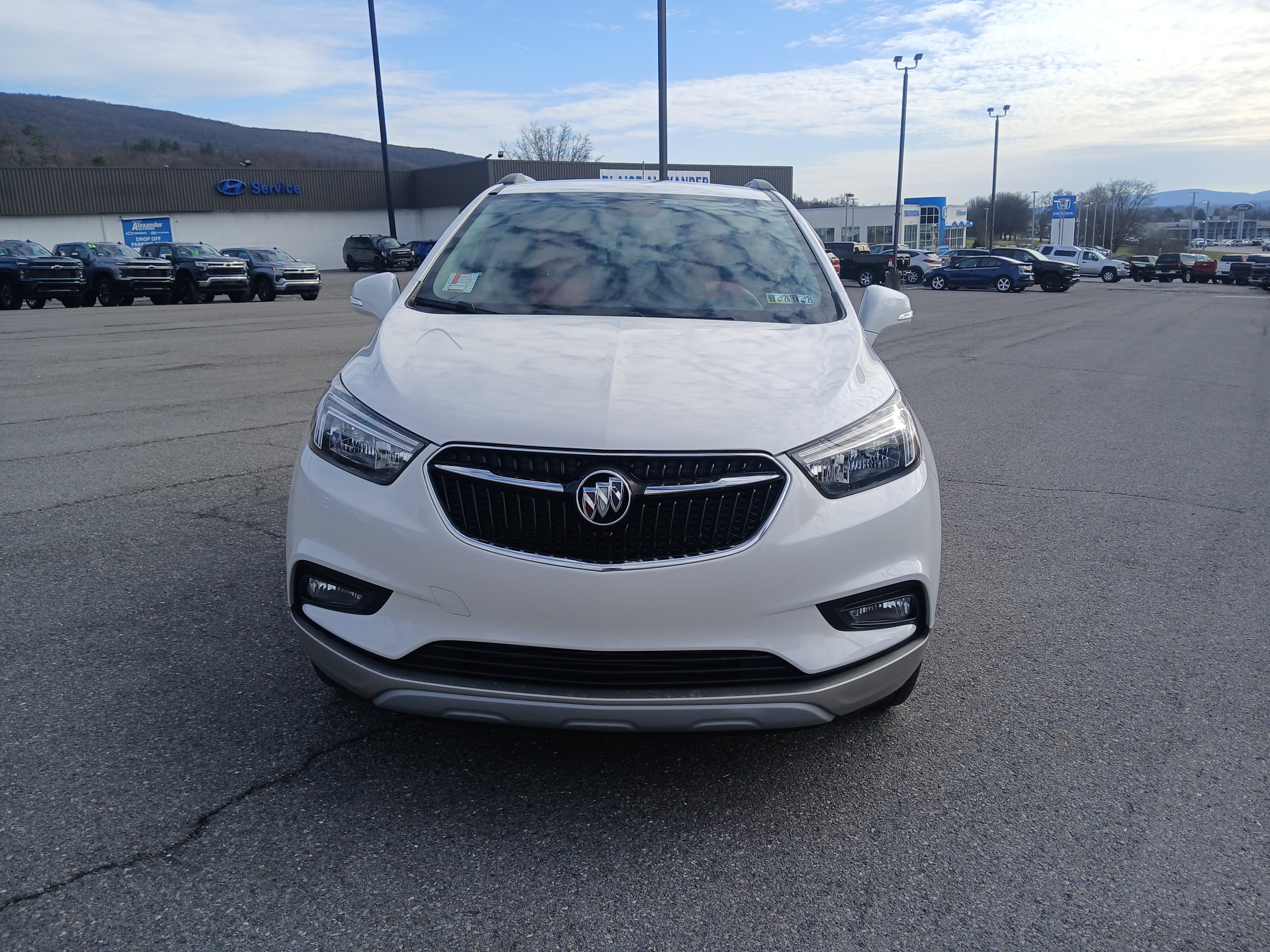 Used 2019 Buick Encore Sport Touring image 9