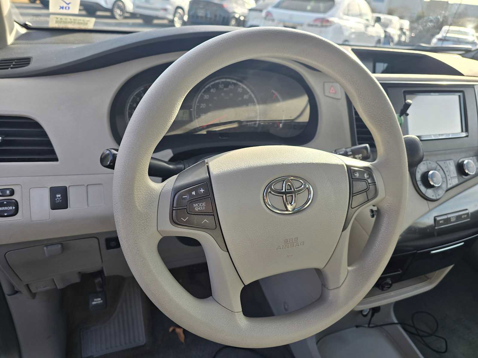 Used 2012 Toyota Sienna LE image 23