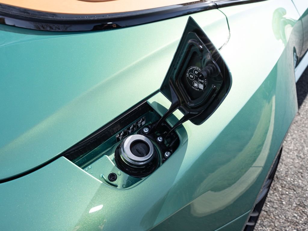 Used 2025 Aston Martin DB12 Volante image 52