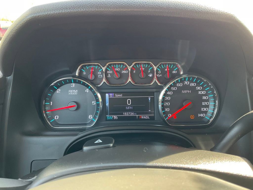 Used 2018 Chevrolet Suburban LT AWD/4WD image 10