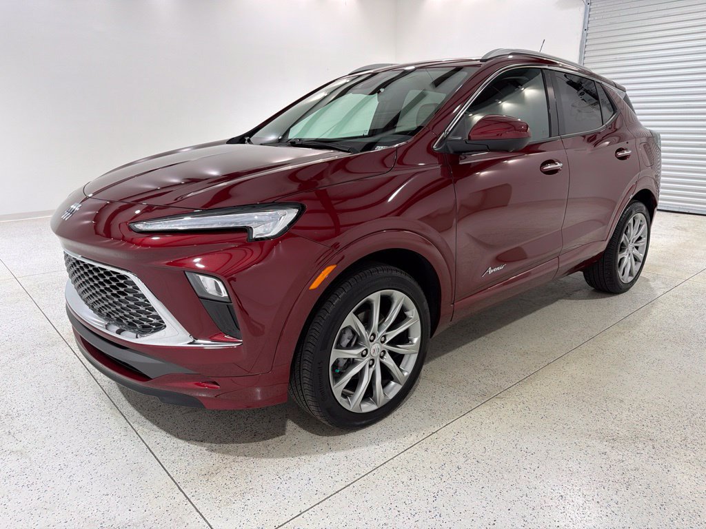 Used 2025 Buick Encore GX Avenir w/ Avenir Technology Package AWD/4WD image 1