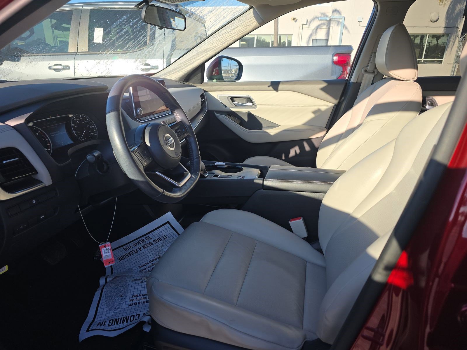 Used 2021 Nissan Rogue SV w/ Premium Package image 13