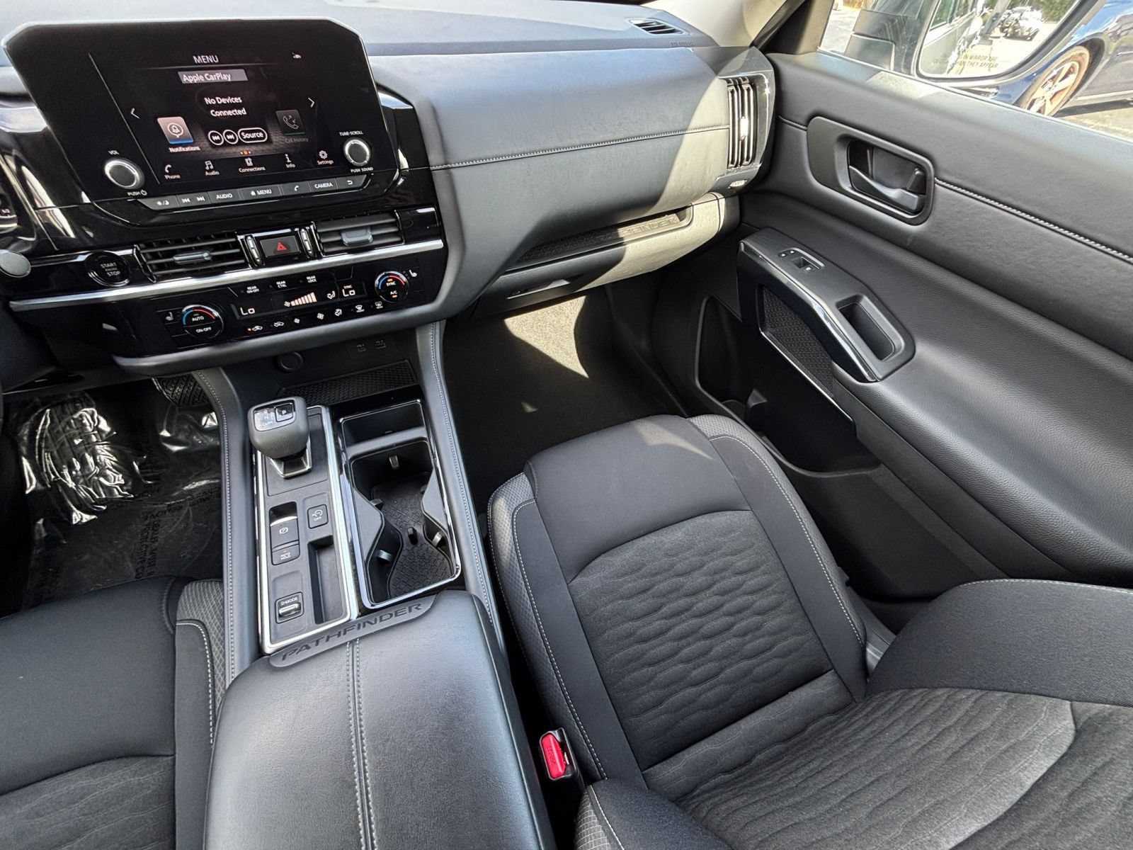 Used 2025 Nissan Pathfinder SV FWD image 38