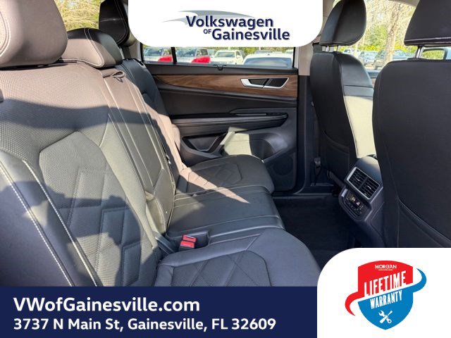 Used 2025 Volkswagen Atlas SE image 8