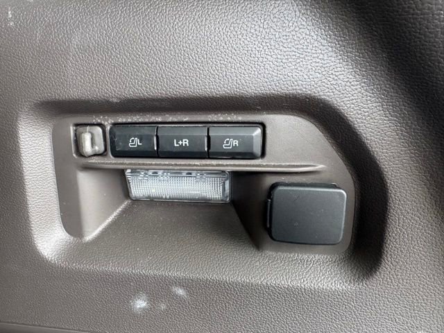 Used 2023 Ford Explorer Platinum w/ Technology Package image 33