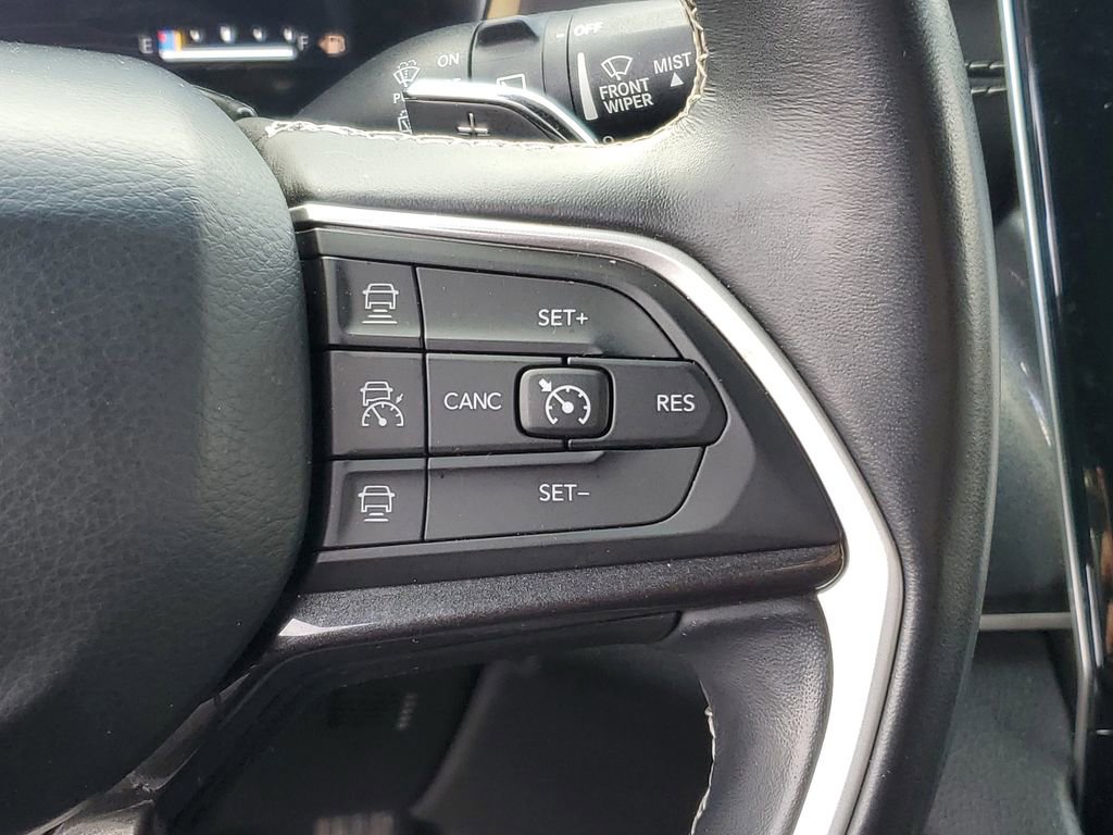 Used 2021 Jeep Grand Cherokee L Laredo image 14