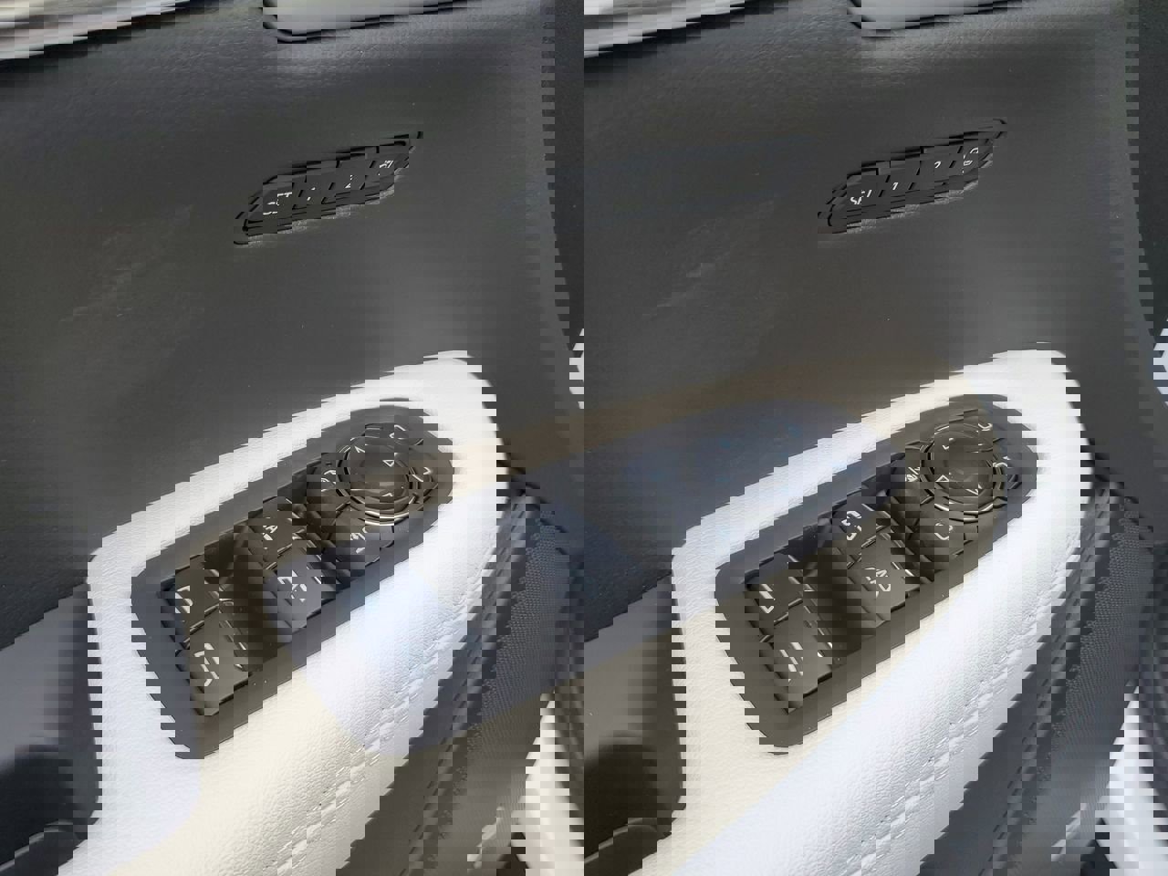 New 2025 Cadillac XT6 Sport w/ Technology Package image 60