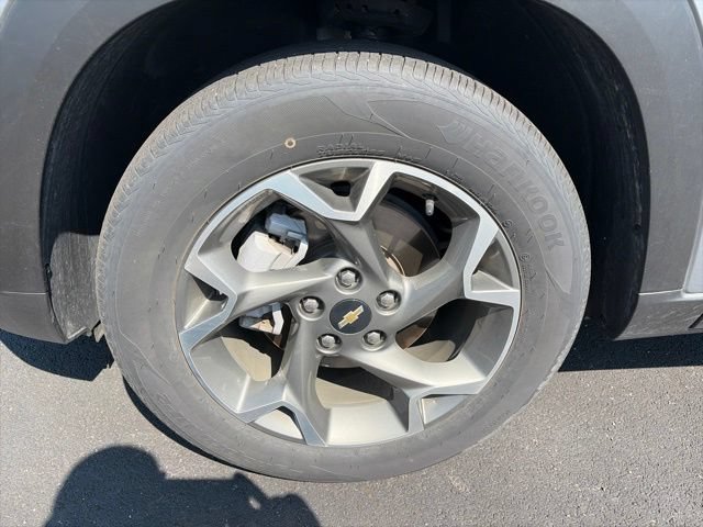 Used 2025 Chevrolet Trax LT w/ Driver Confidence Package FWD image 2