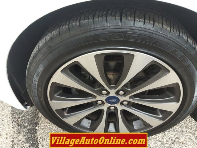 Used 2020 Ford Fusion SE image 26