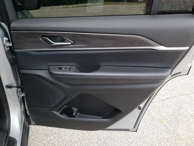 Used 2023 Jeep Grand Cherokee L Limited image 15