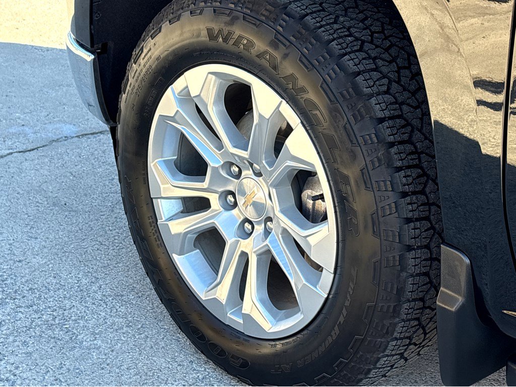 Certified 2024 Chevrolet Silverado 1500 LTZ w/ Technology Package image 18