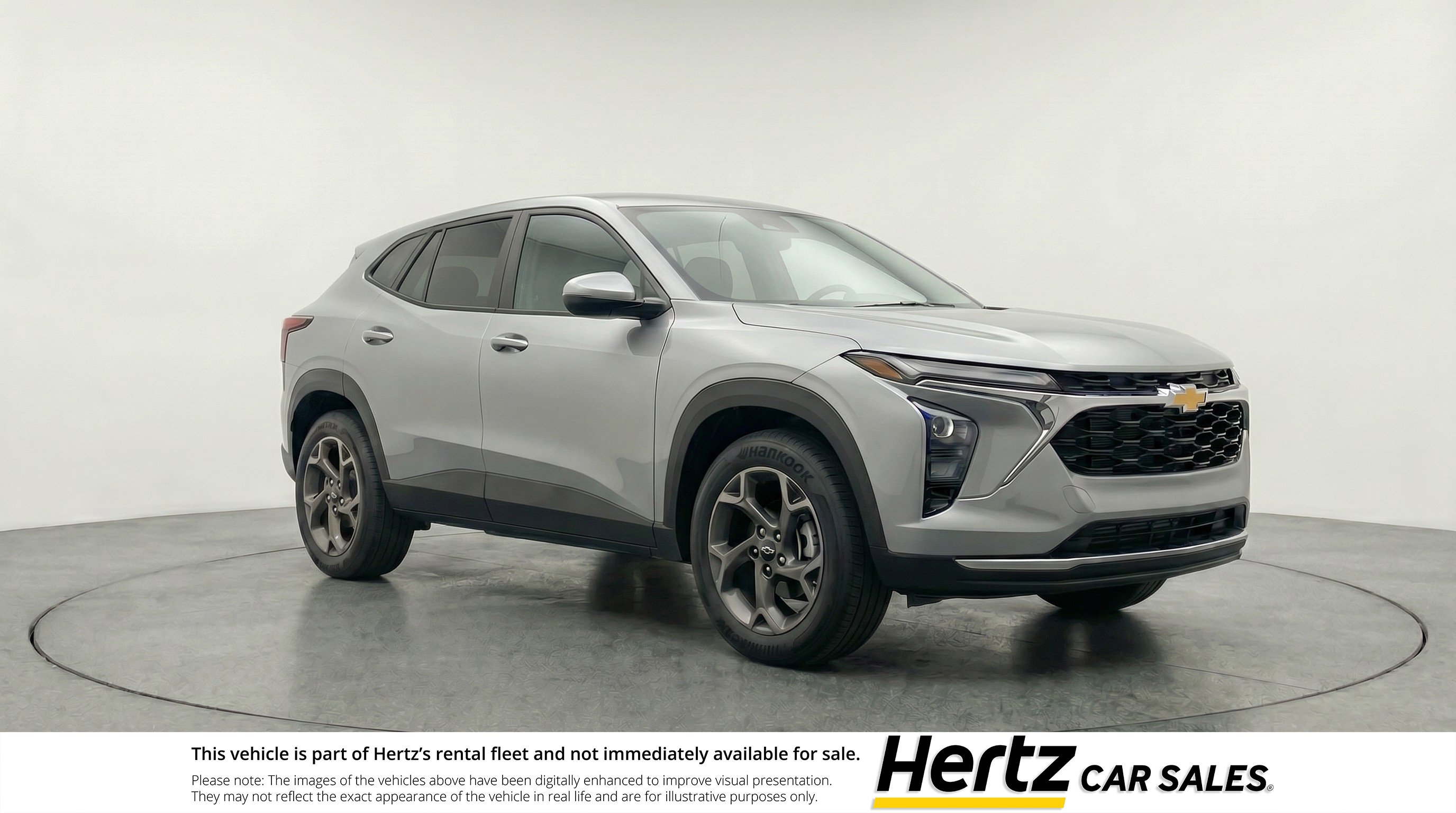 Used 2025 Chevrolet Trax LT FWD image 1