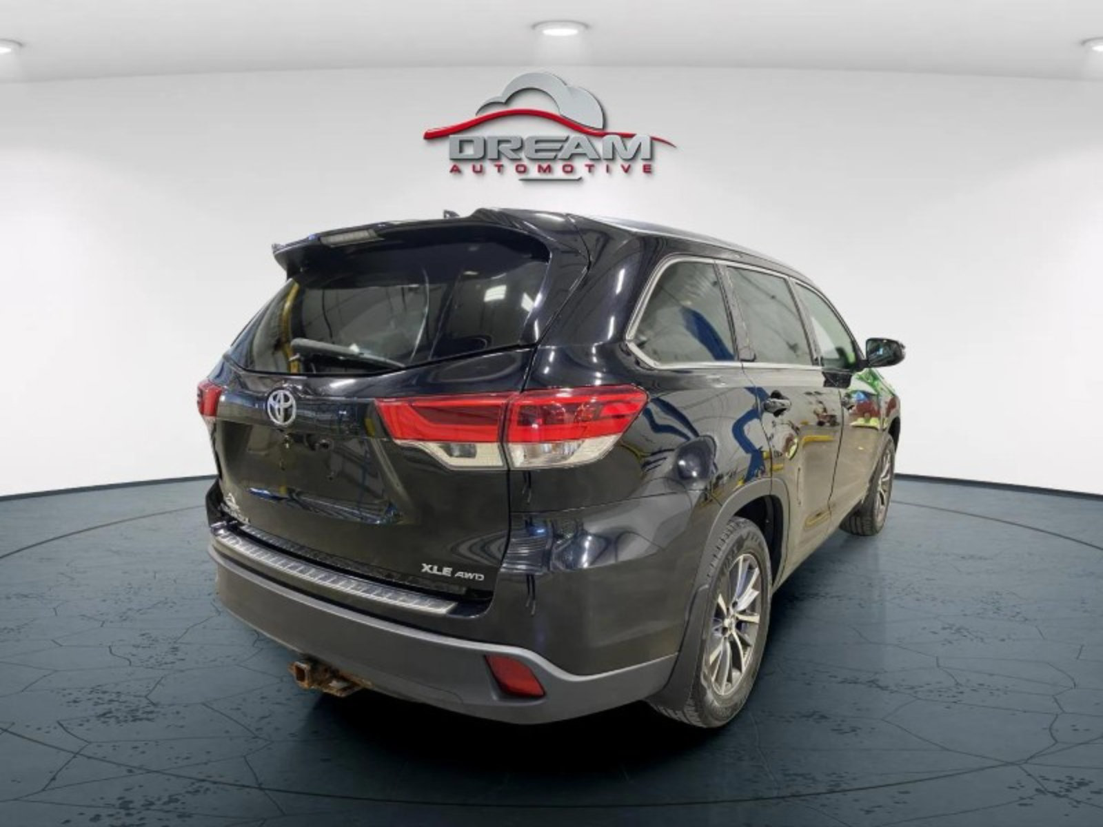 Used 2017 Toyota Highlander XLE AWD/4WD image 24