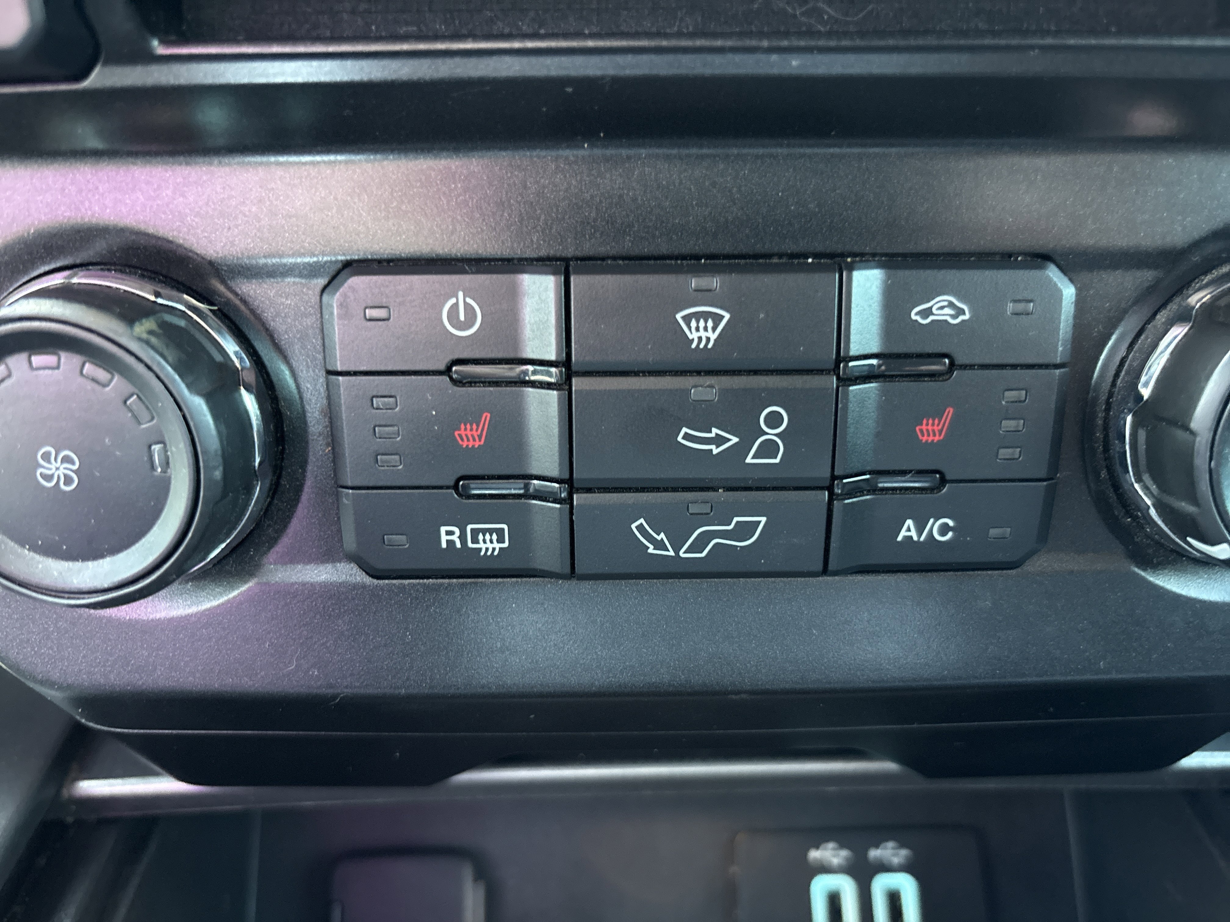 Used 2015 Ford F150 XLT w/ Equipment Group 302A Luxury AWD/4WD image 31