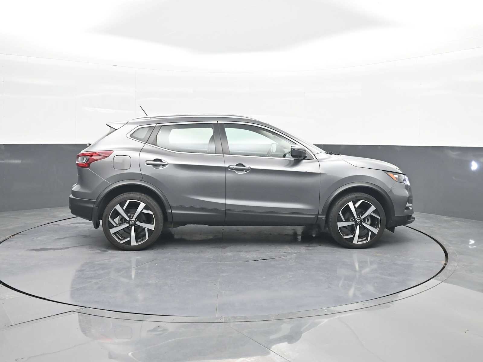 Used 2022 Nissan Rogue Sport SL AWD/4WD image 9