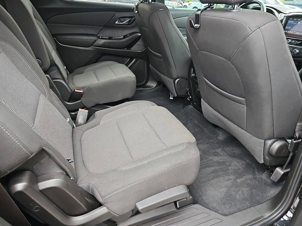 Used 2023 Chevrolet Traverse LT FWD image 15