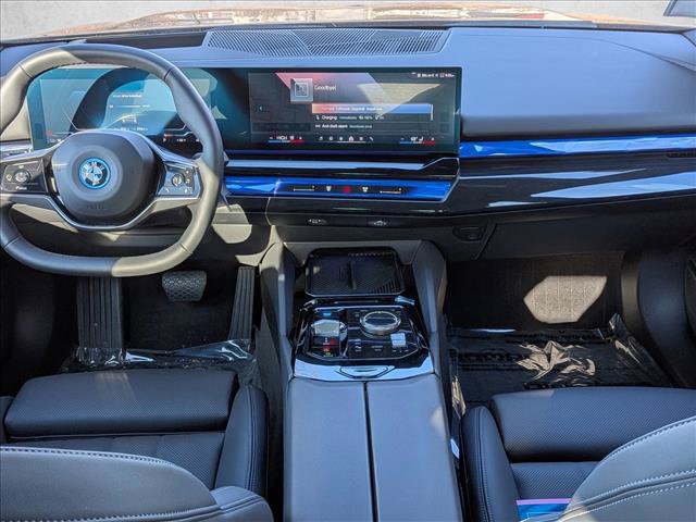 Certified 2025 BMW i5 xDrive40 w/ Premium Package AWD/4WD image 19