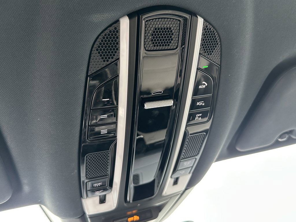 Used 2022 Porsche Cayenne S image 34