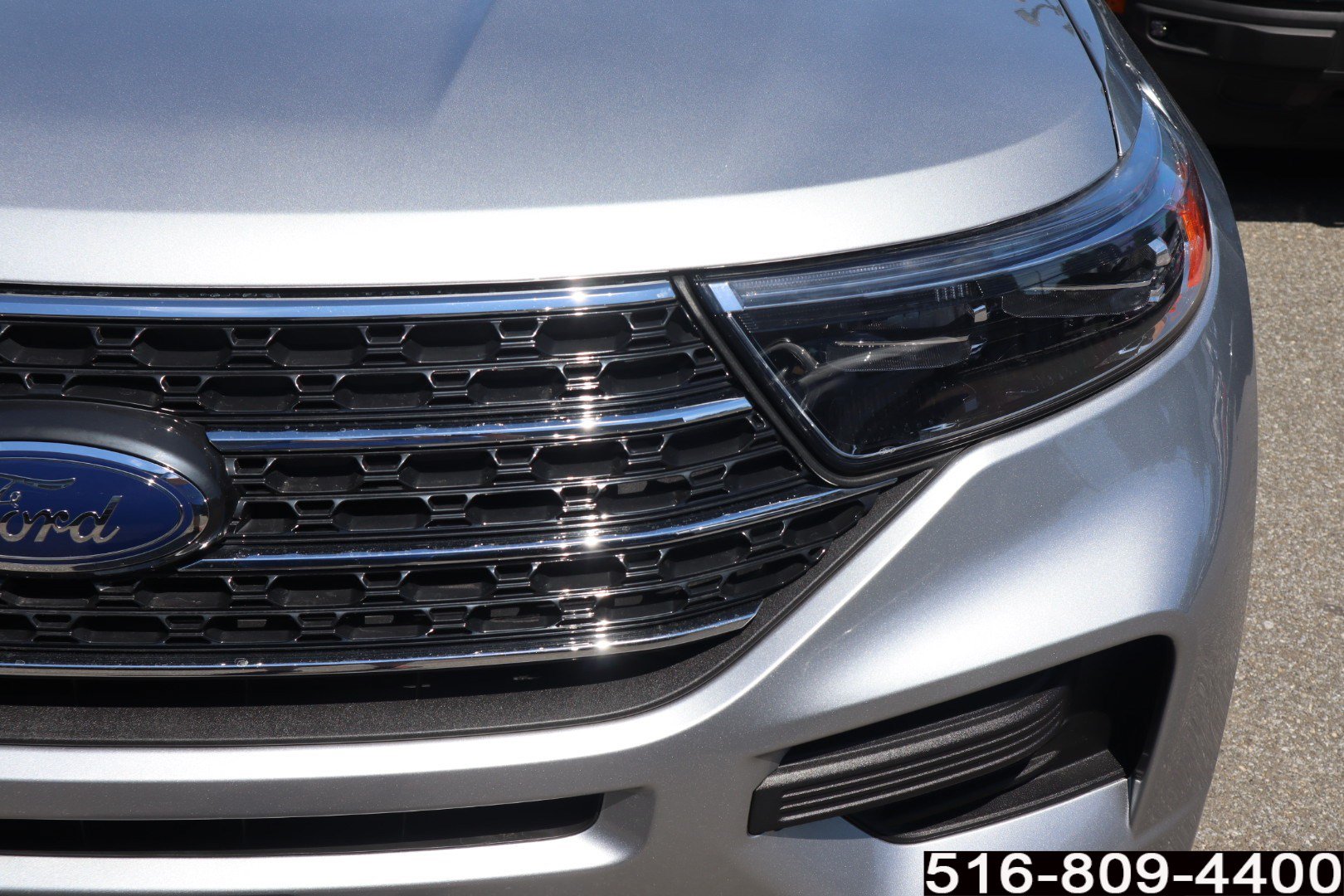 Used 2023 Ford Explorer XLT AWD/4WD image 11