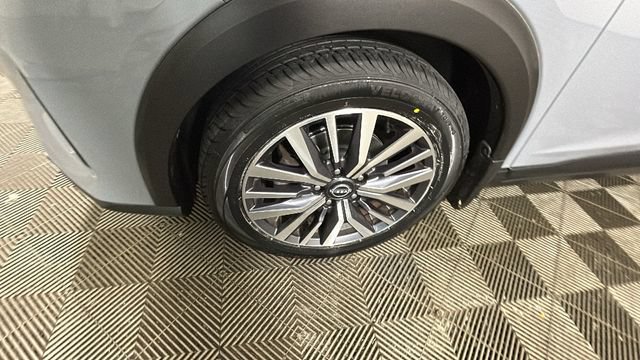 Used 2023 Nissan Kicks SV FWD image 9