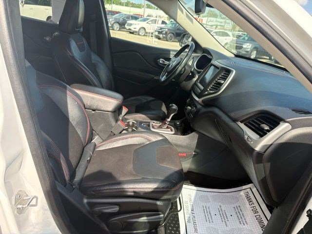 Used 2016 Jeep Cherokee Trailhawk AWD/4WD image 20