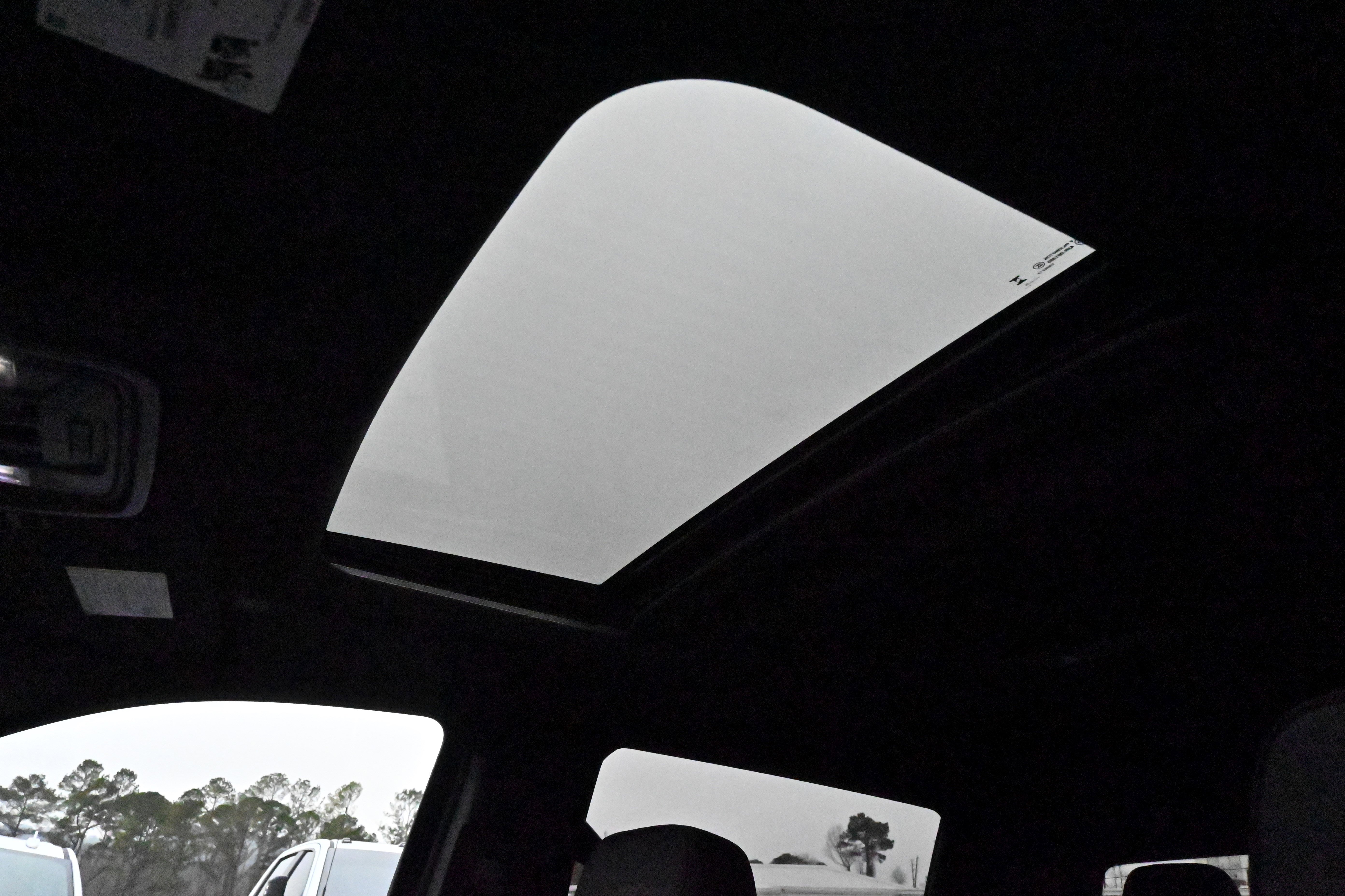 Used 2025 Chevrolet Silverado 1500 High Country w/ Technology Package image 9