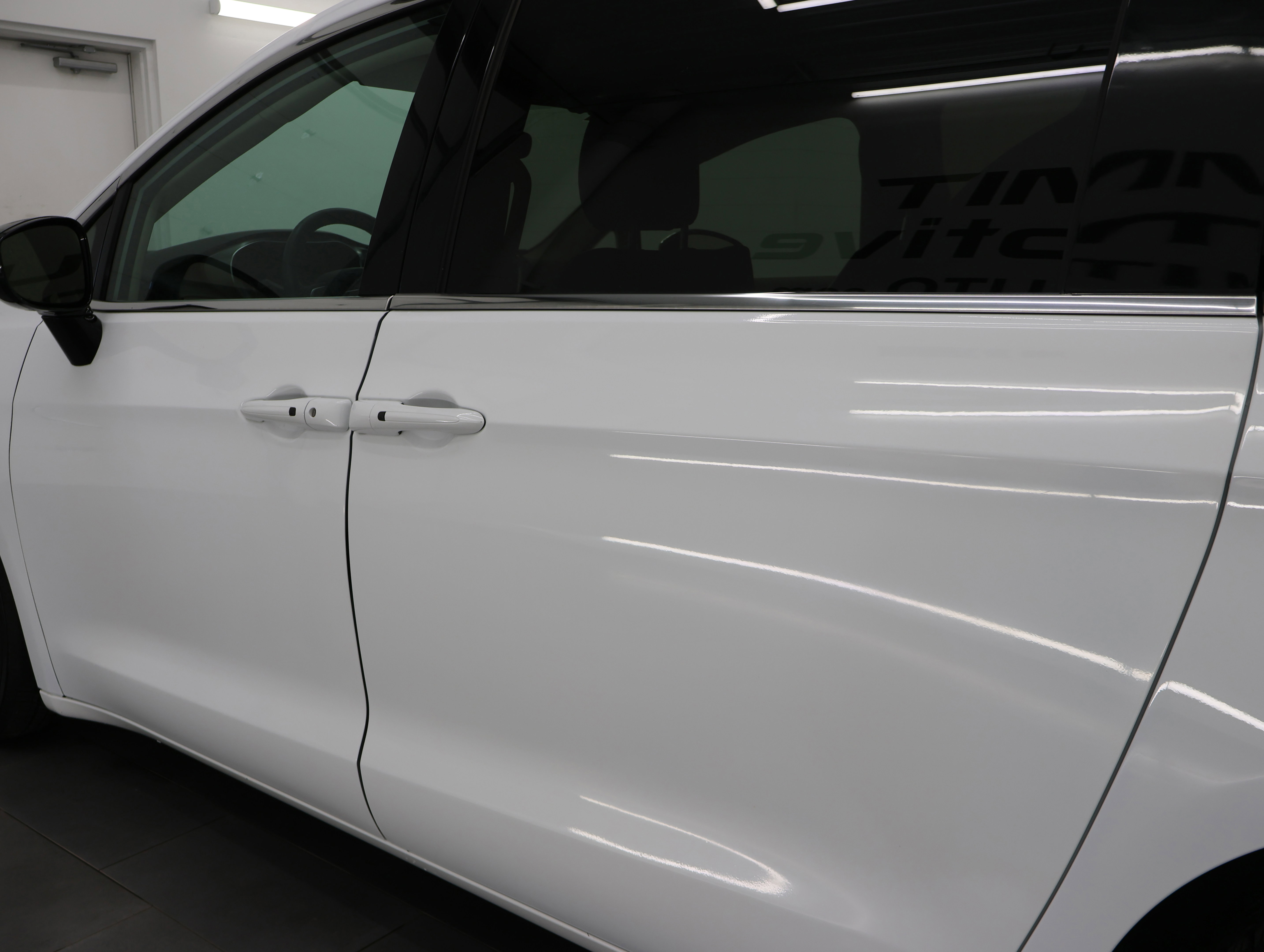 Used 2024 Chrysler Pacifica Touring-L image 31