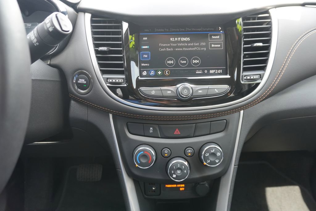 Used 2022 Chevrolet Trax LT w/ LT Convenience Package image 13