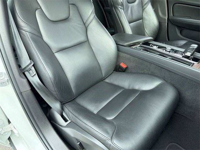 Used 2024 Volvo S60 B5 Plus image 32