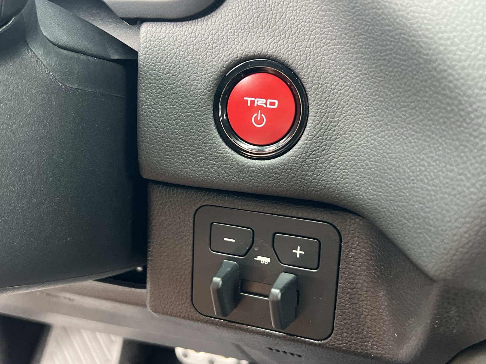 New 2026 Toyota Sequoia Limited AWD/4WD image 29